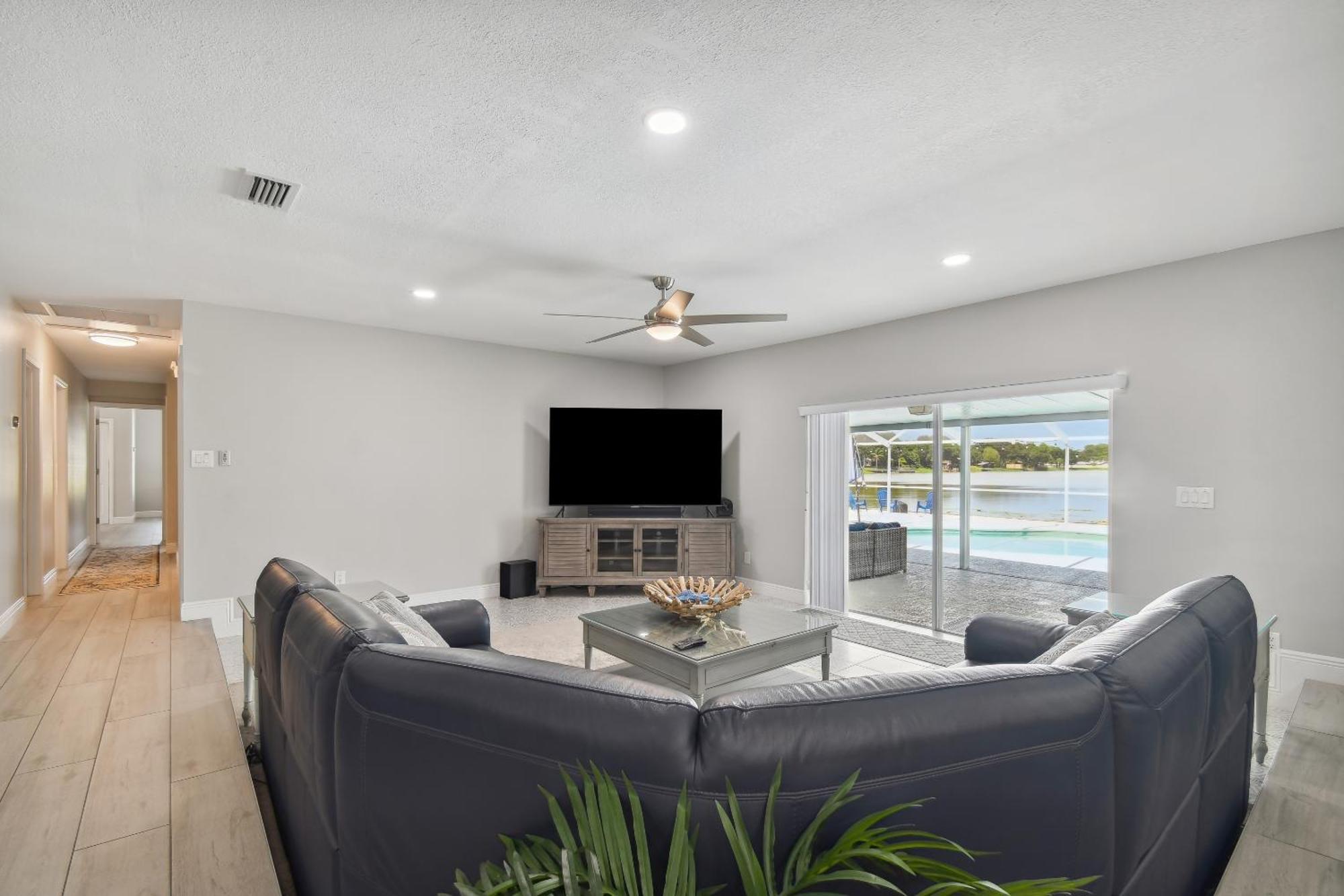 Lake House Westchase Area. Heated Pool Waterfront! Тампа Экстерьер фото